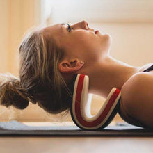  Stretching massager pillow